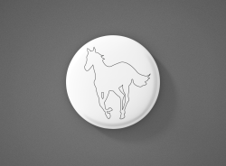 Deftones Метална значка бадж